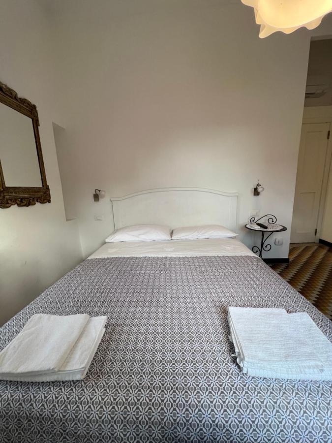 Casa Del Poeta Appartement Riva Ligure Buitenkant foto